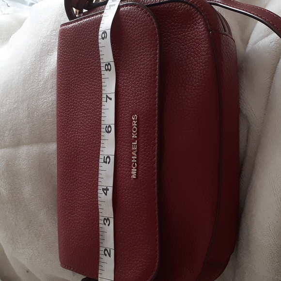 MICHAEL KORS.  MAROON LEATHER CROSSBODY NWOT - Picture 11 of 11